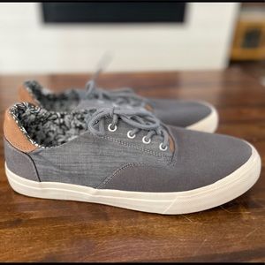 Men’s 10.5 Crevo Shoes (similar to Alec model)